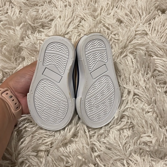 Never been worn size 4 - Picture 3 of 3